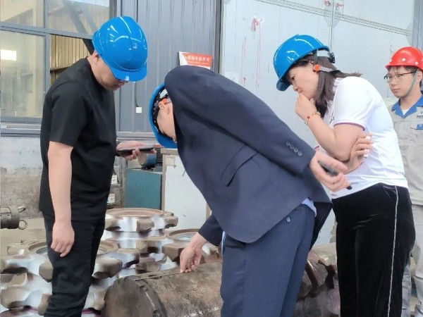焦作陳總蒞臨河南雙志，破解鏈輪軸組適配困局