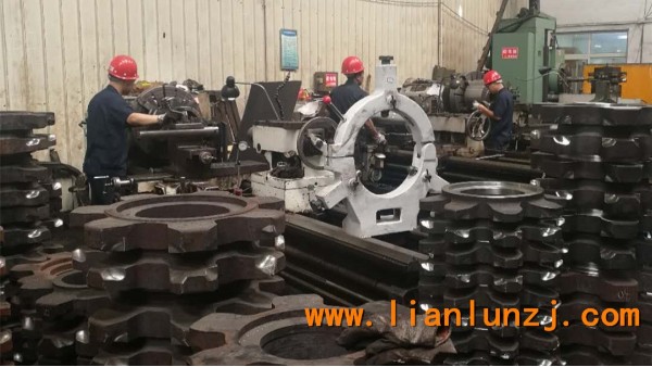 轉載機配件加工完成，客戶到廠提貨